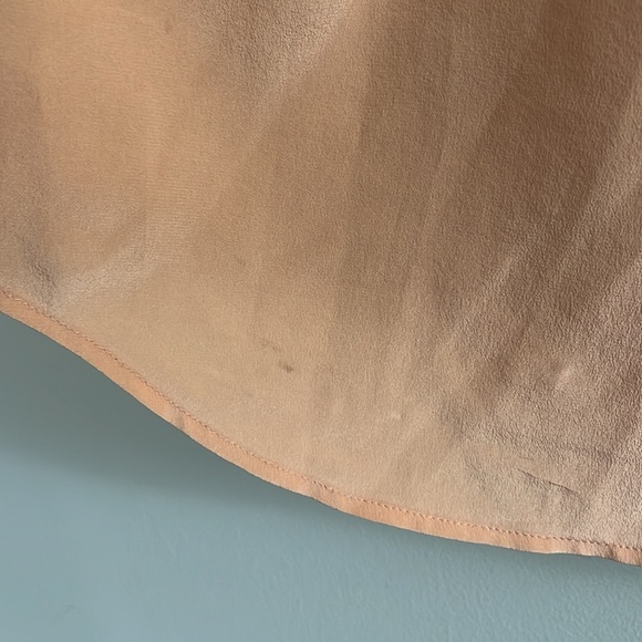 Equipment 100% silk peach collared sleeveless button down - Picture 5 of 7